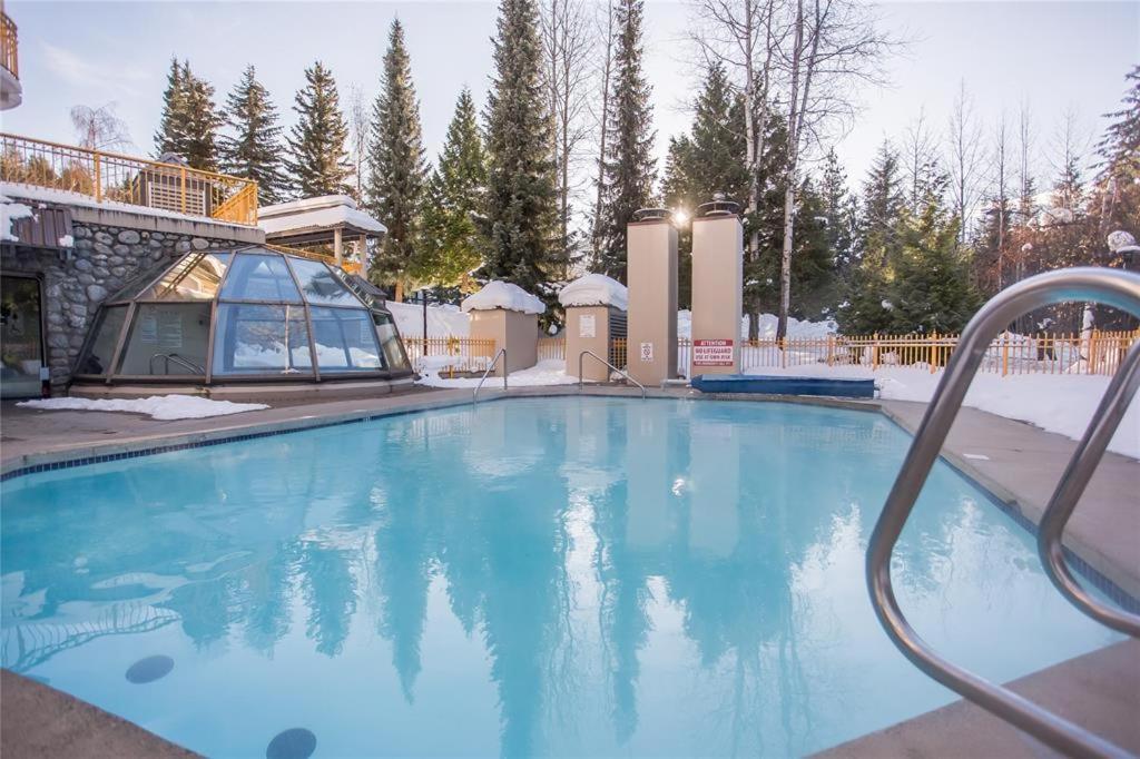 Ski In Ski Out With Pool And Hot Tub By Harmony Whistler Villa Exterior photo